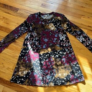 BCBG Dress
Size small 
A line
Long sleeve 
Scoop neck